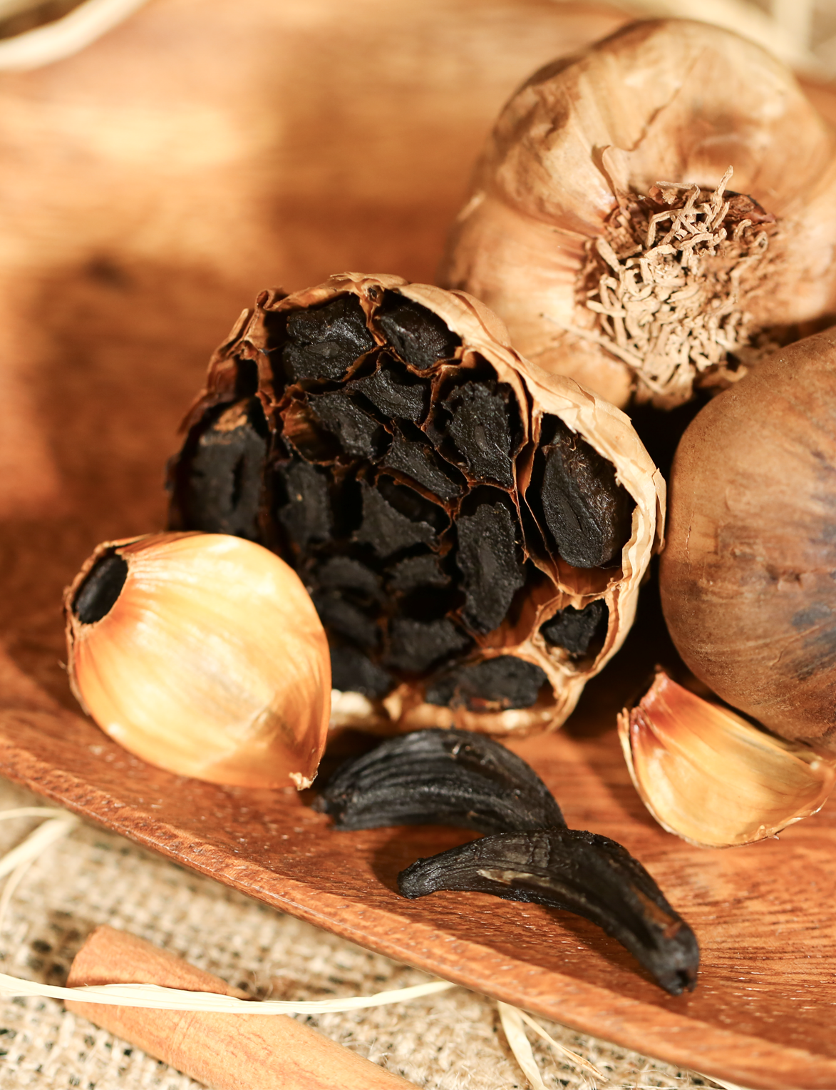 Kabuklu Baş Siyah Sarımsak / 500g